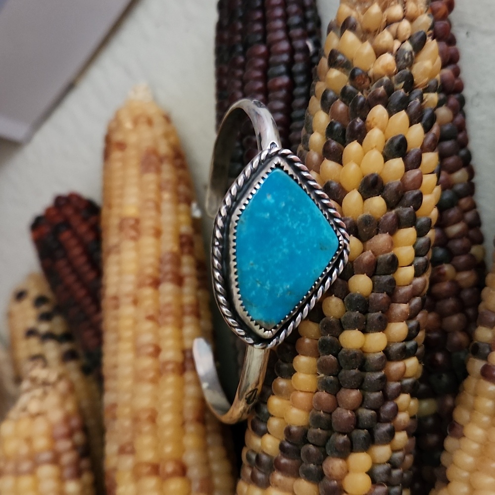 Gorgeous NWOT Native American Turquoise & Sterling Stacker Cuff 💙